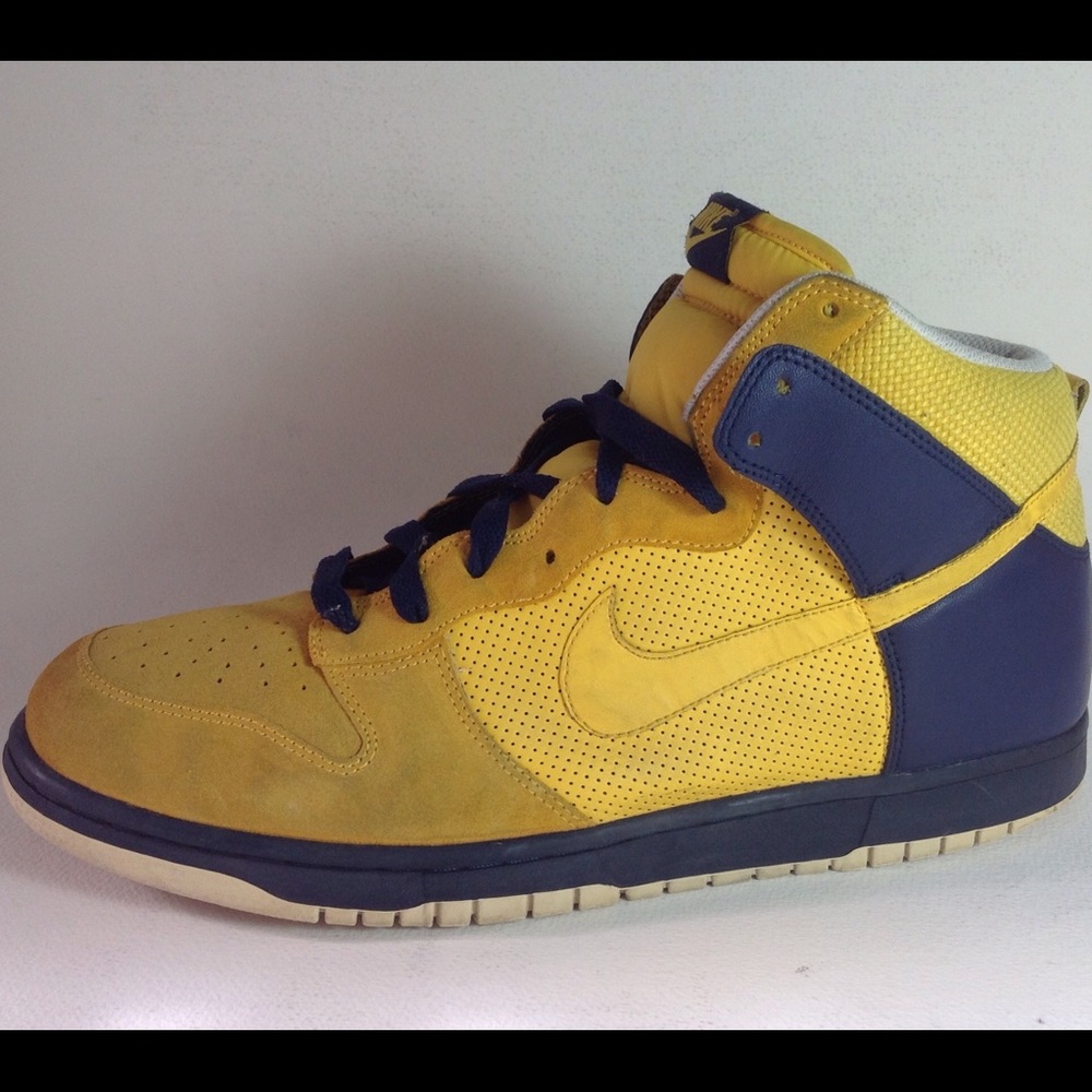 Mens NIKE DUNK Retro Shoes size 13 Yellow